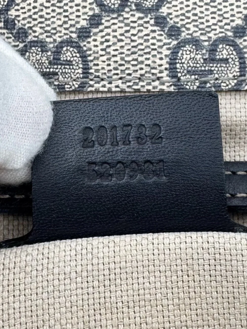 Gucci GG Supreme Canvas Flap Messenger Bag Navy Crossbody Shoulder Bag